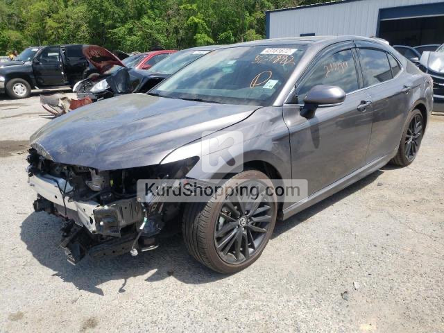 Toyota Camry 2021