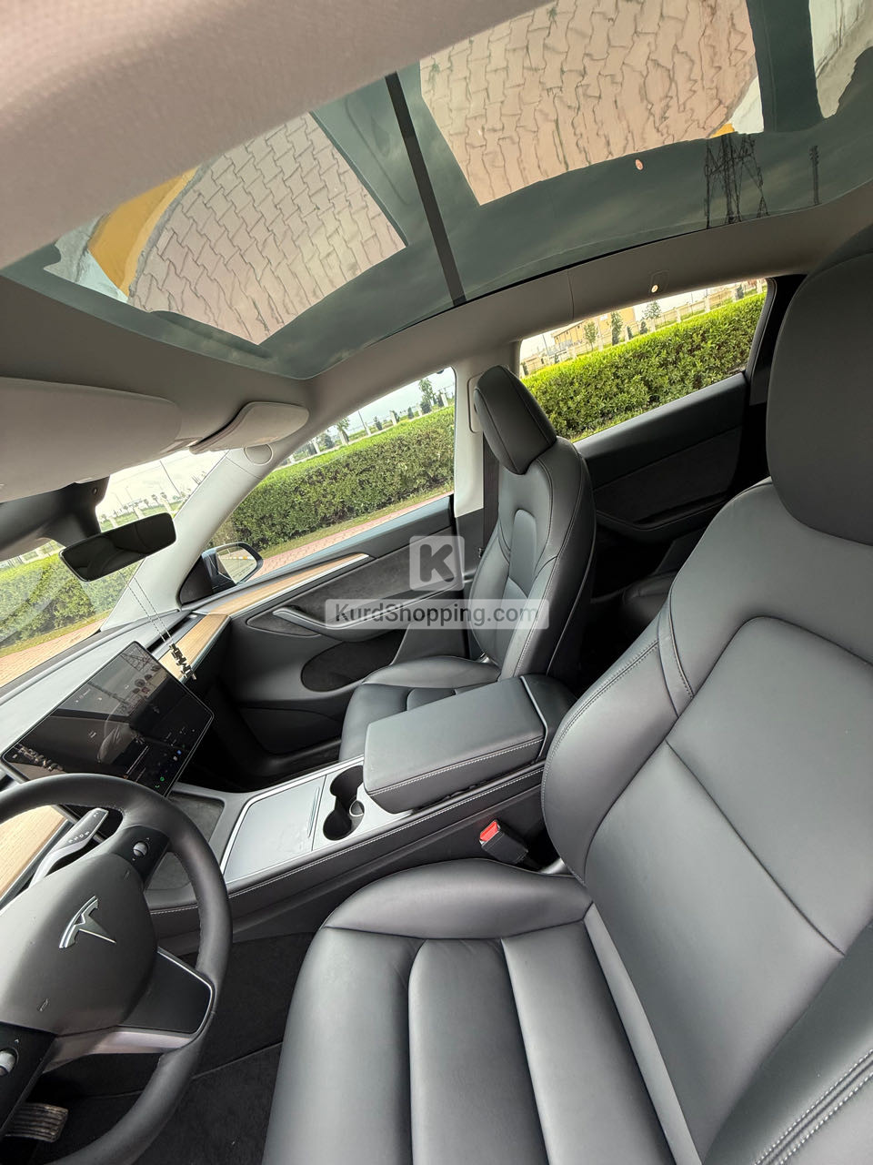 Tesla Model Y 2024