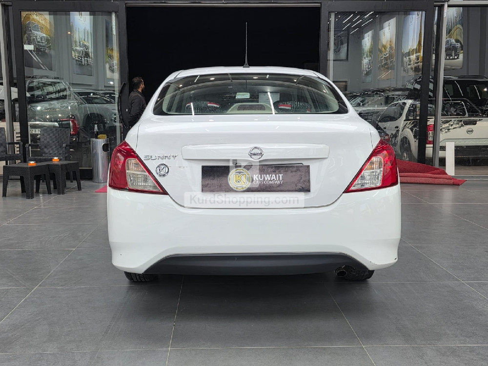 Nissan Sunny 2023