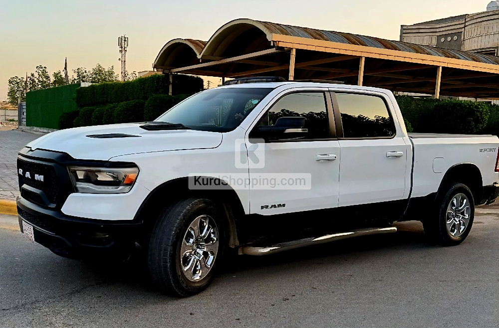 DODGE RAM HEMI BIG HORN 1500 V8 5.7L Full 4✖️4
