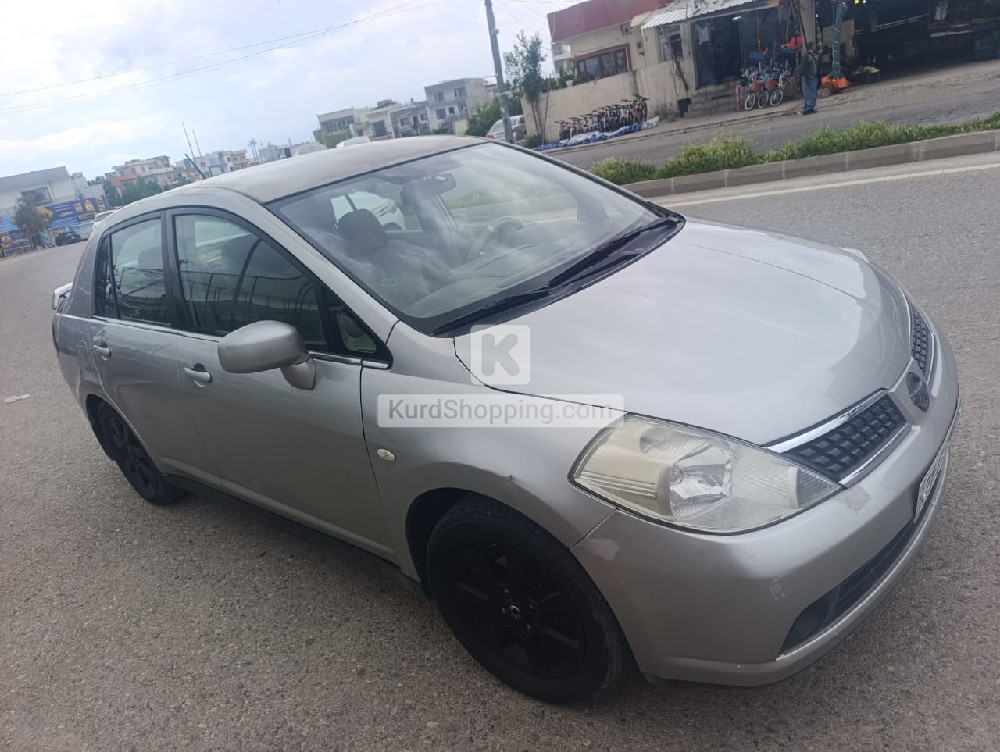 Nissan Tiida 2008