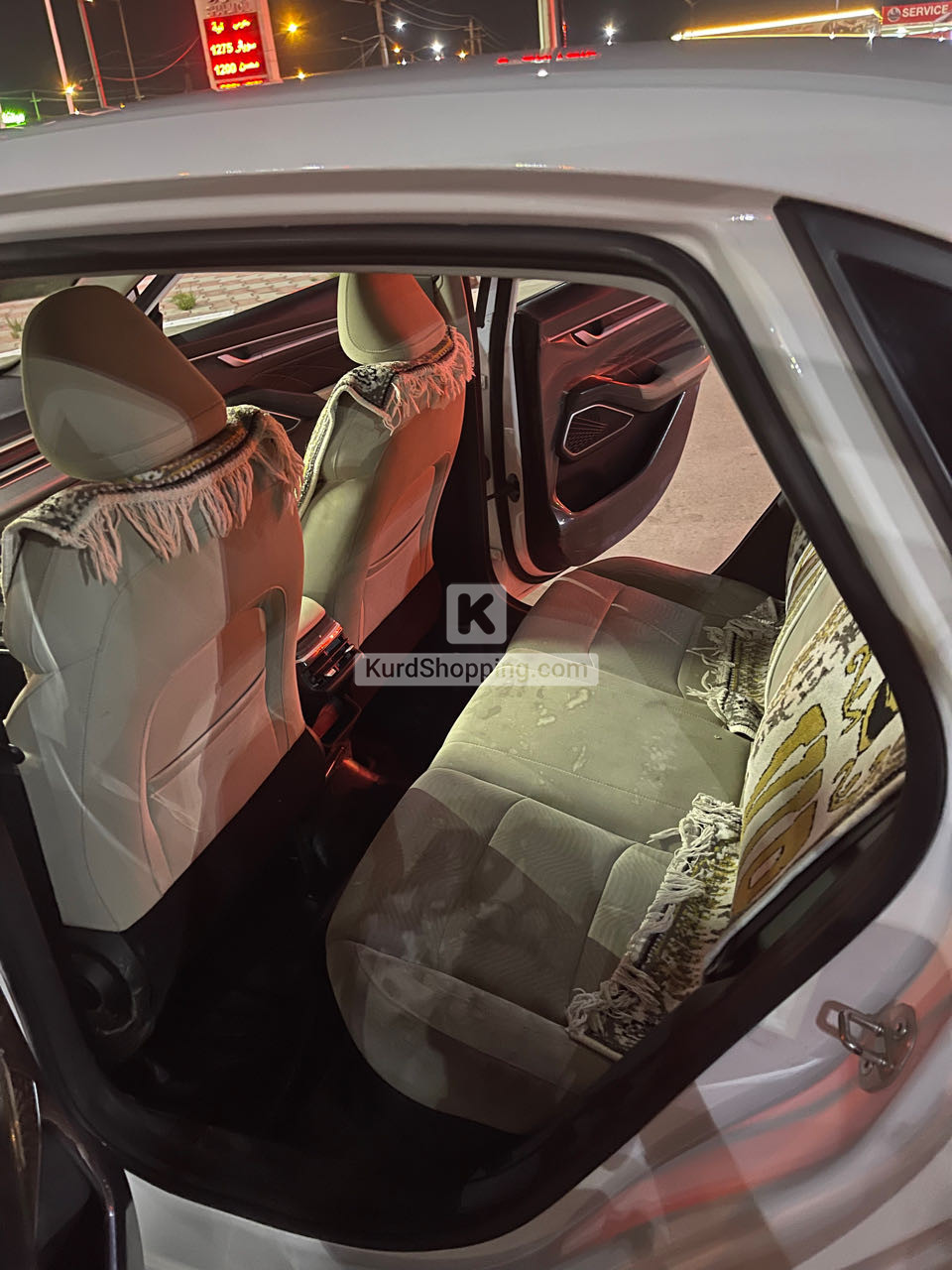Geely Emgrand 2024