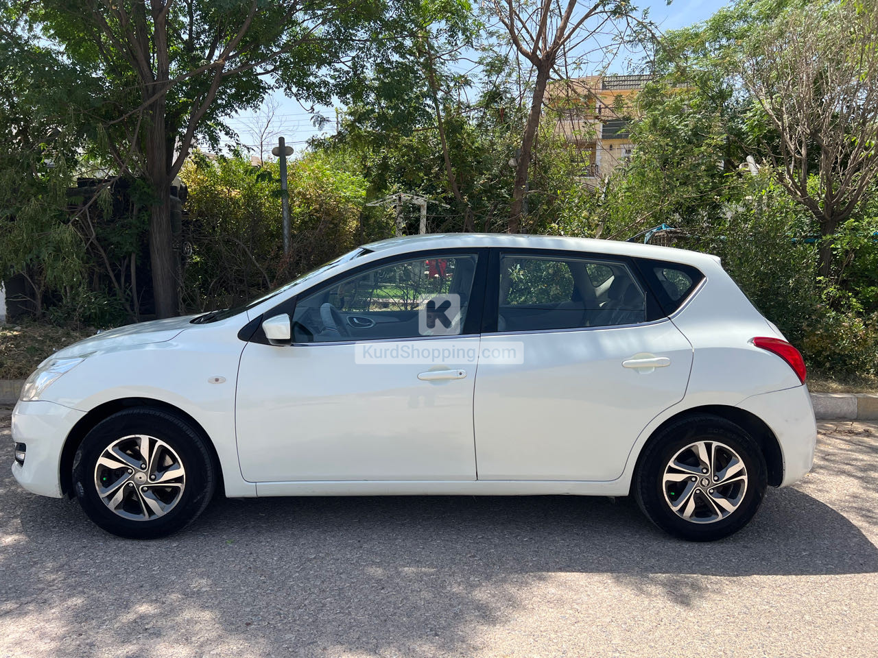 Nissan Tiida 2015