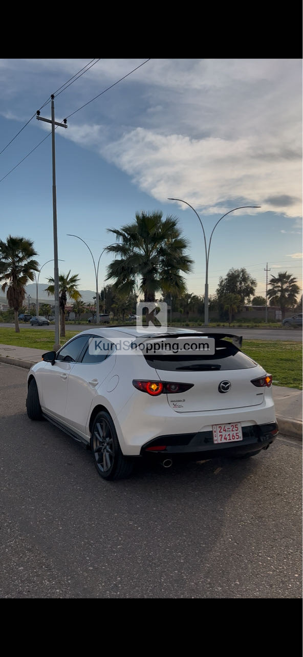 MAZDA 3