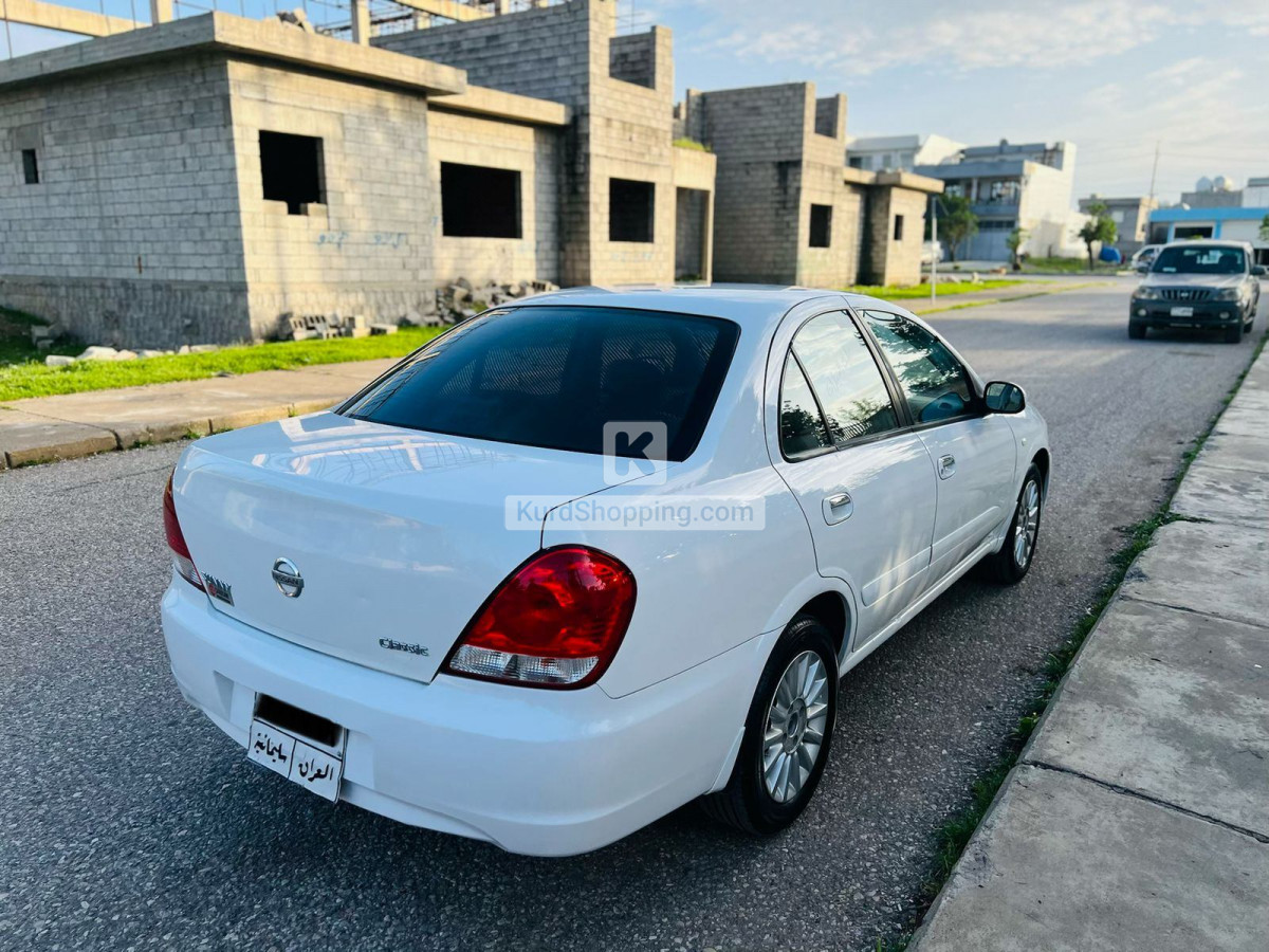 Nissan Sunny 2010