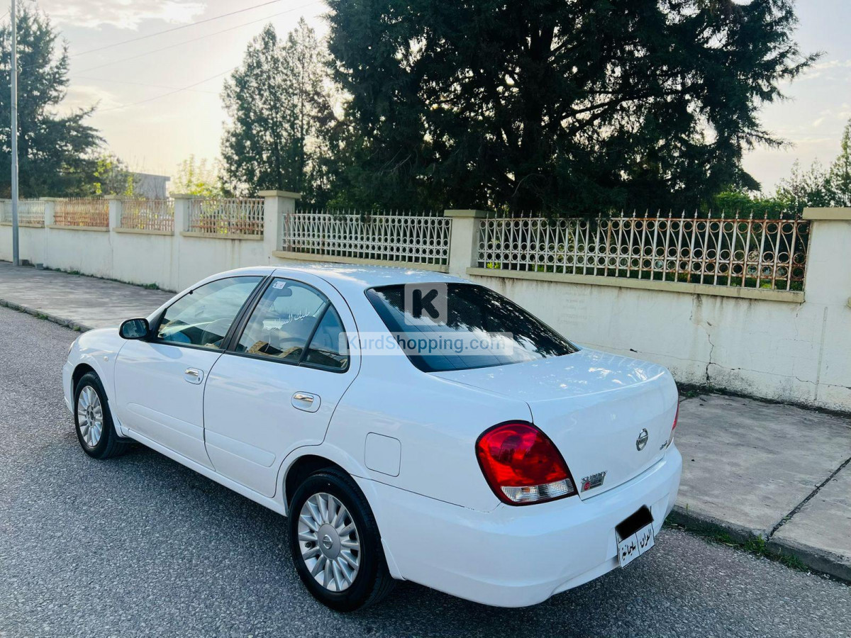 Nissan Sunny 2010