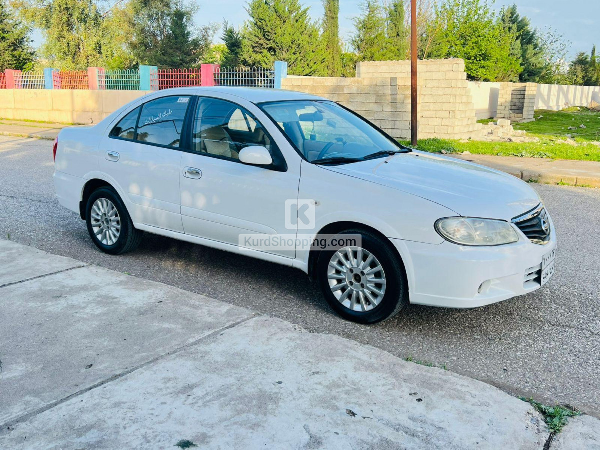 Nissan Sunny 2010