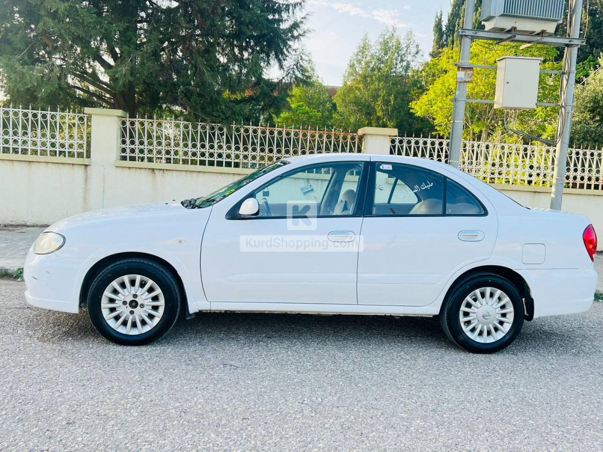 Nissan Sunny 2010