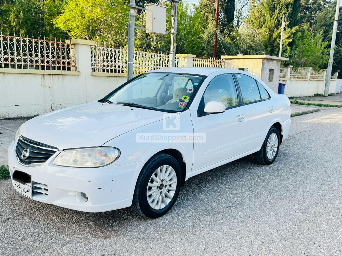 Nissan Sunny 2010