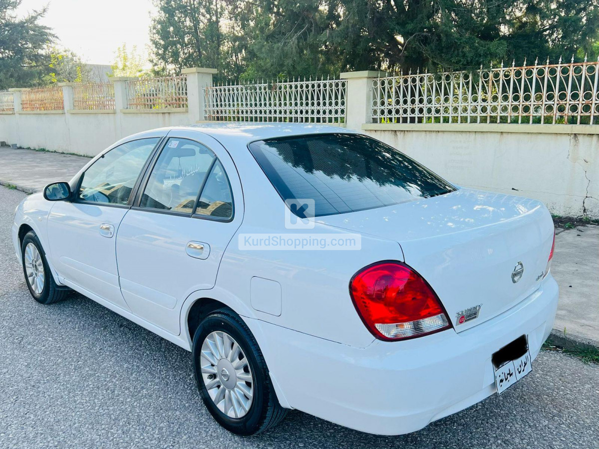 Nissan Sunny 2010