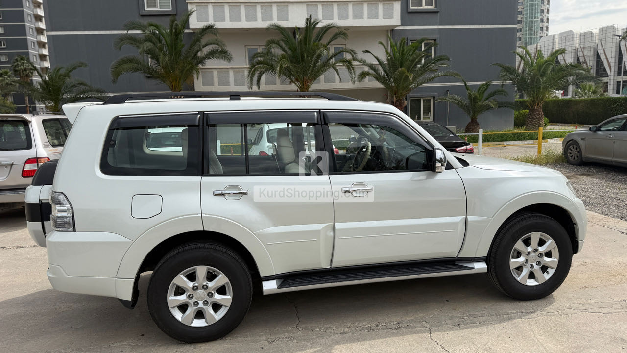 Mitsubishi Pajero 2016