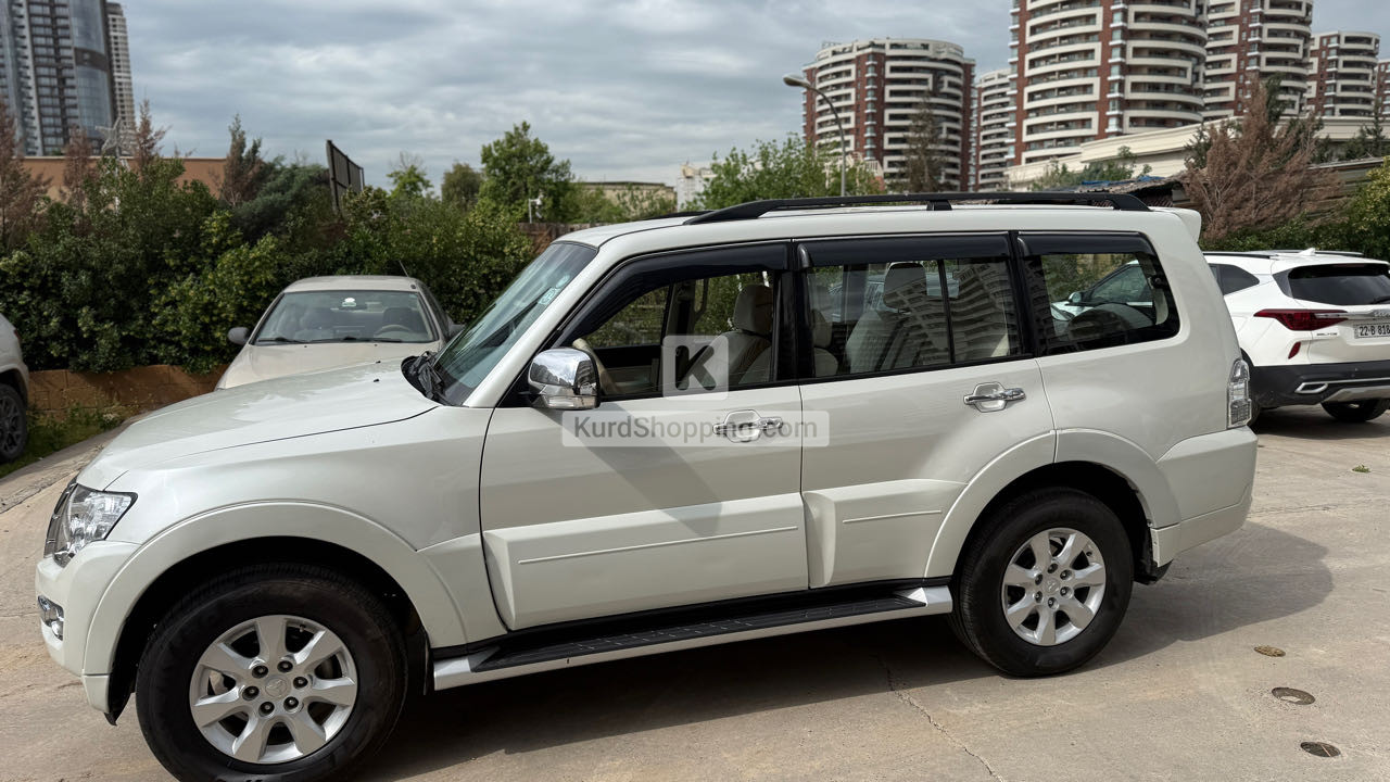 Mitsubishi Pajero 2016