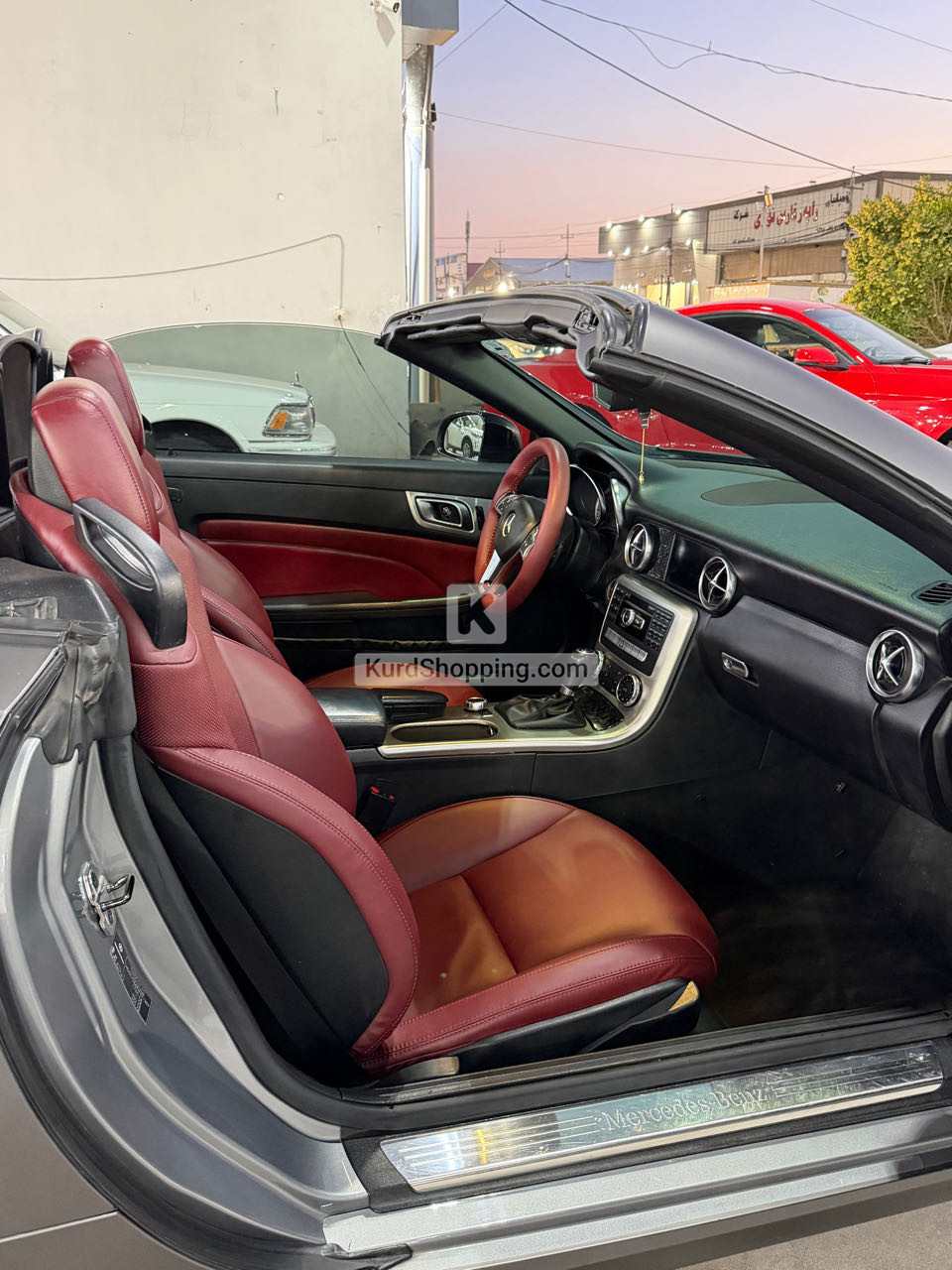 Mercedes Benz SLK-300 2011