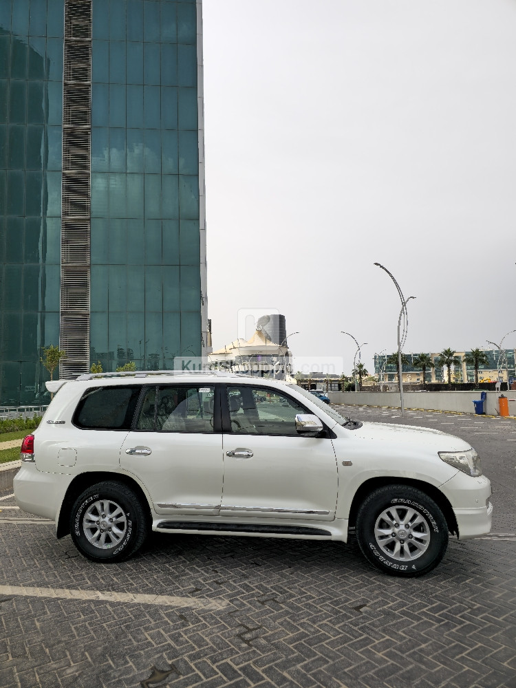 Toyota Landcruiser 2011