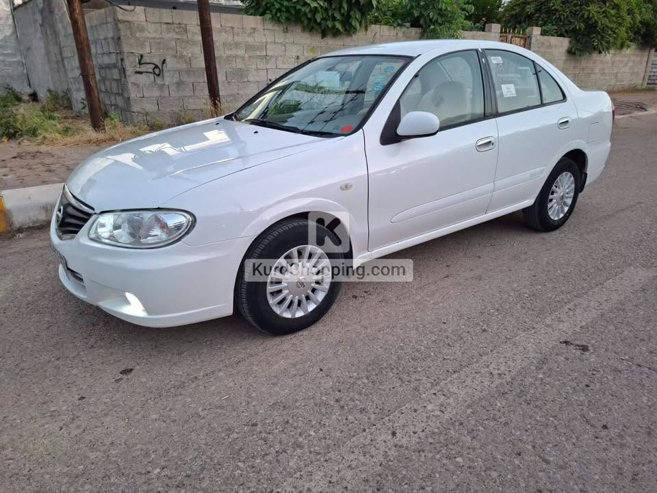Nissan Sunny 2010