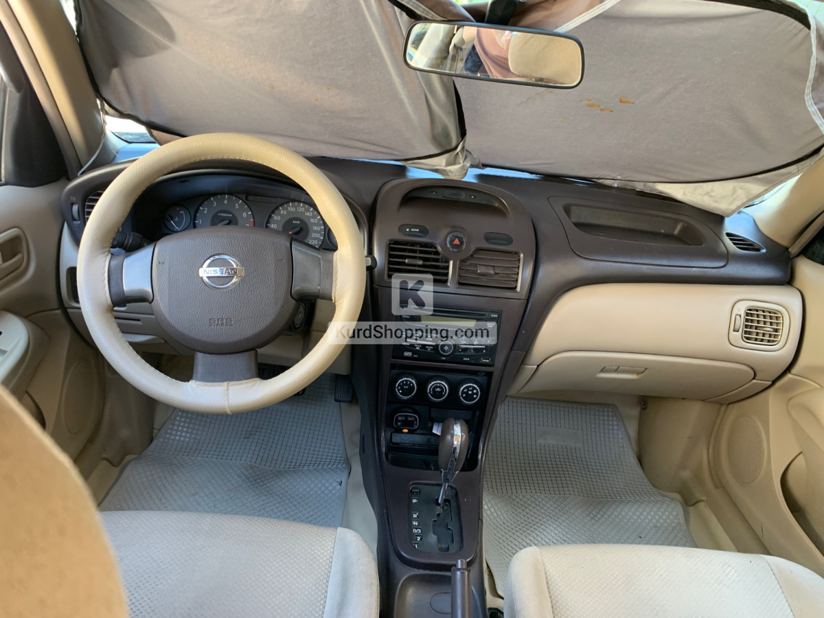 Nissan Sunny 2009