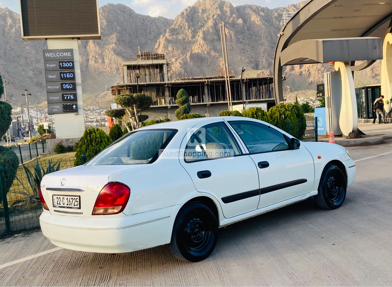 Nissan Sunny 2009