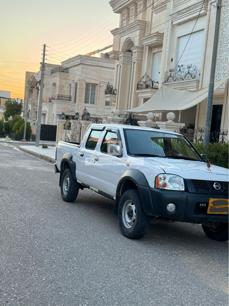 Nissan پیکاب 2008
