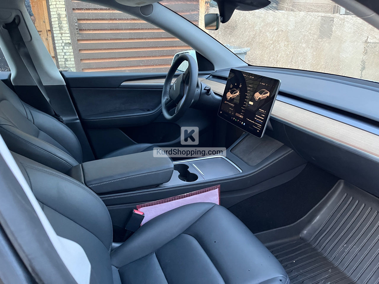 Tesla Model Y 2024