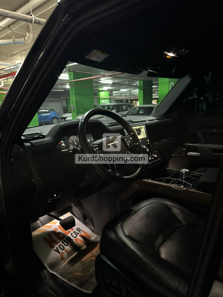 Land Rover Defender 2023