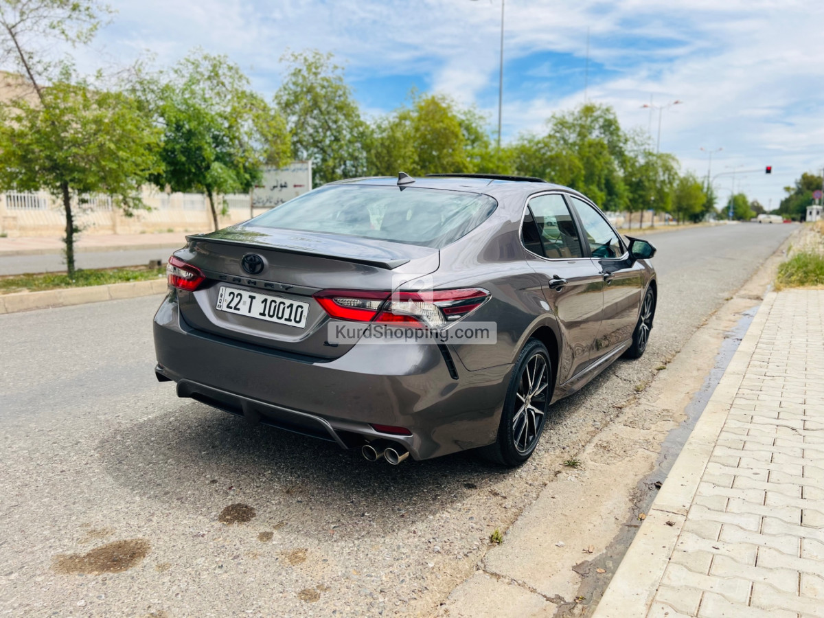 Toyota Camry 2024