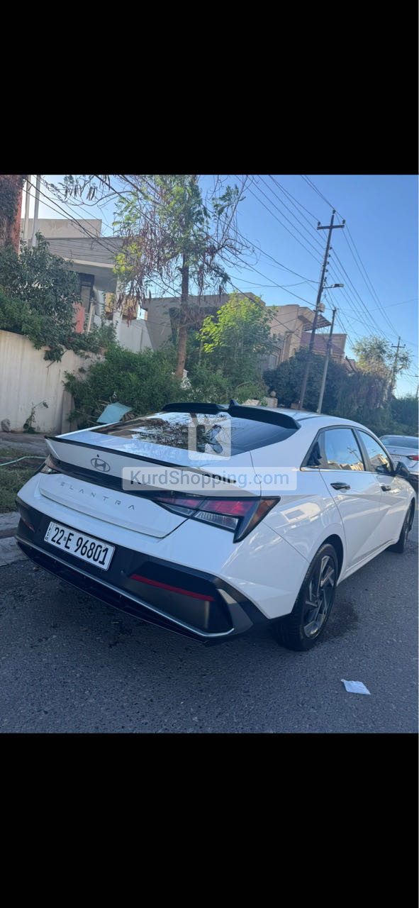 Hyundai Elantra 2024