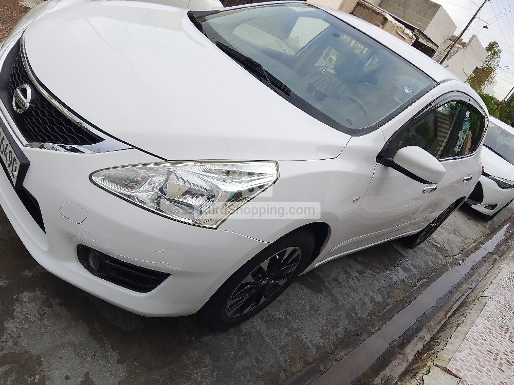 Nissan Tiida 2014