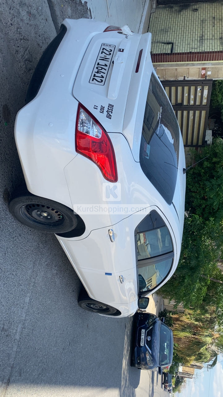 Nissan Sunny 2025