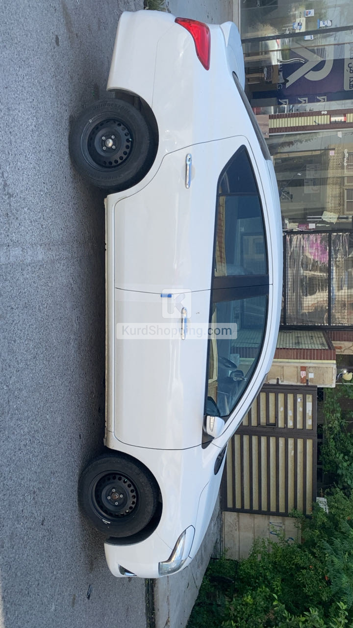 Nissan Sunny 2025