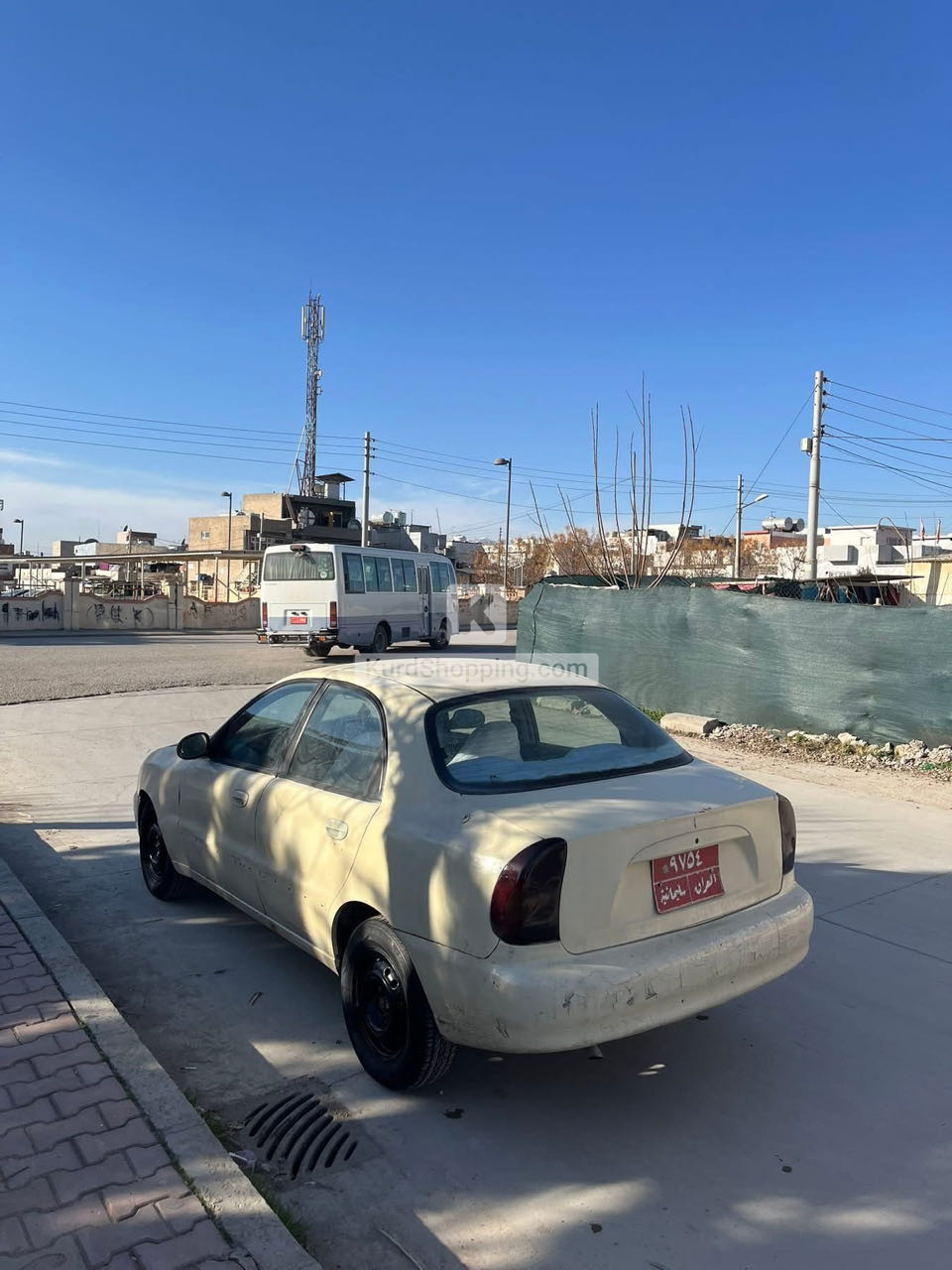 تاکسی دایۆ لانۆس ٢٠٠٠