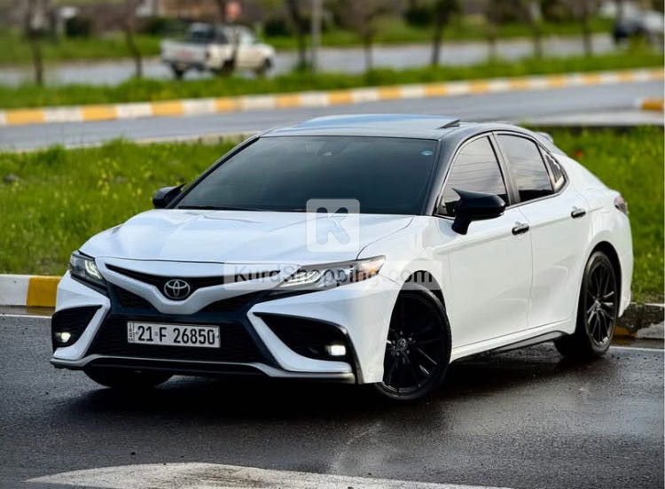 Toyota Camry 2019