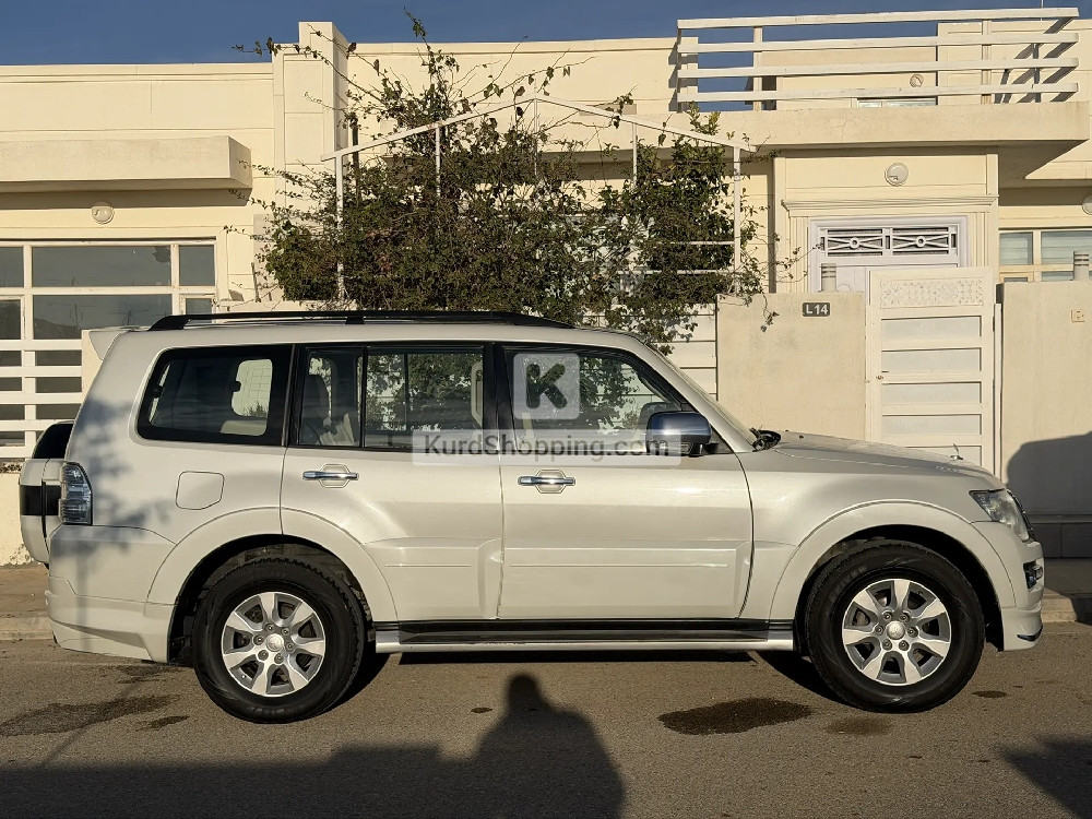 Mitsubishi Pajero 2016