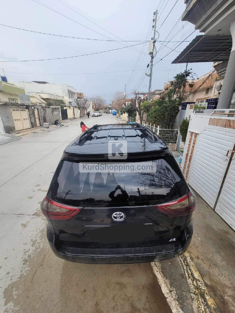 Toyota سیێنا 2017
