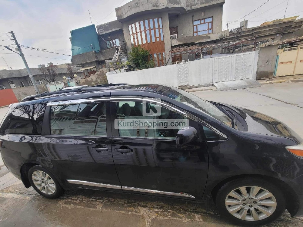 Toyota سیێنا 2017