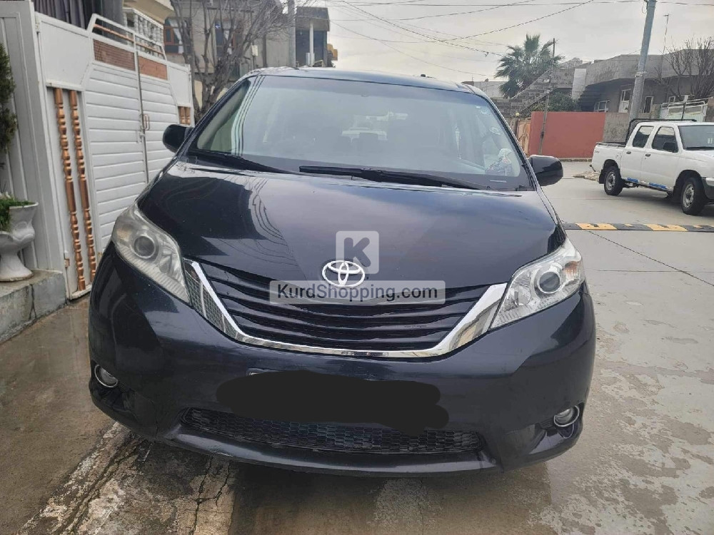 Toyota سیێنا 2017