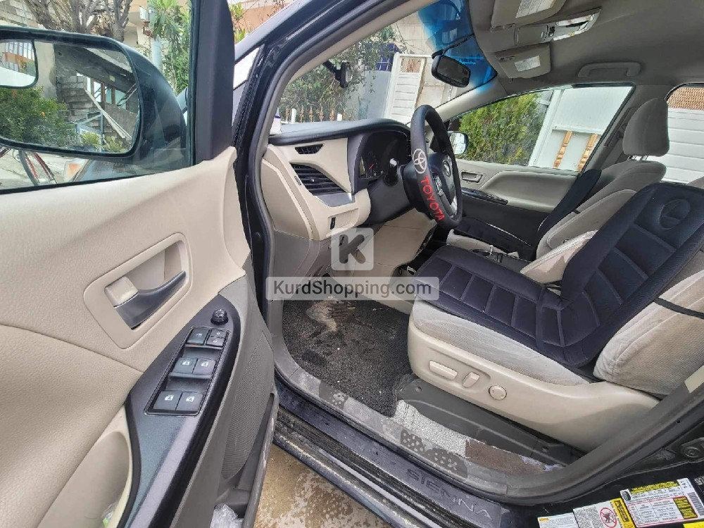Toyota سیێنا 2017