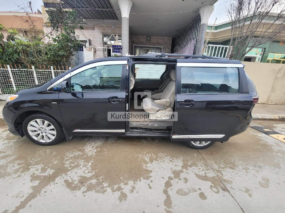 Toyota سیێنا 2017