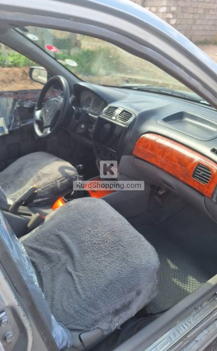 Mazda 323 2004
