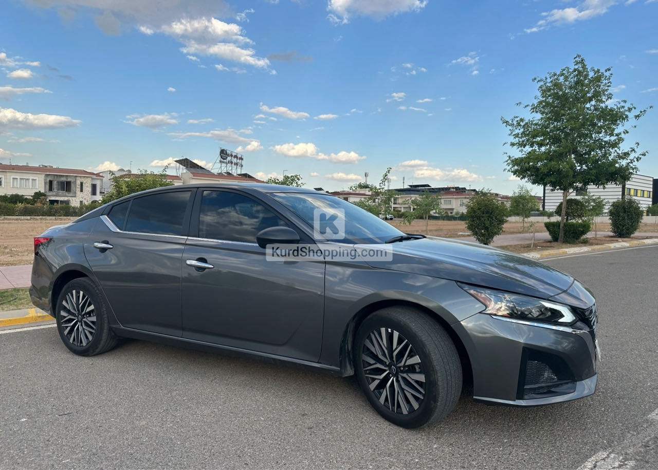 Nissan Altima 2025
