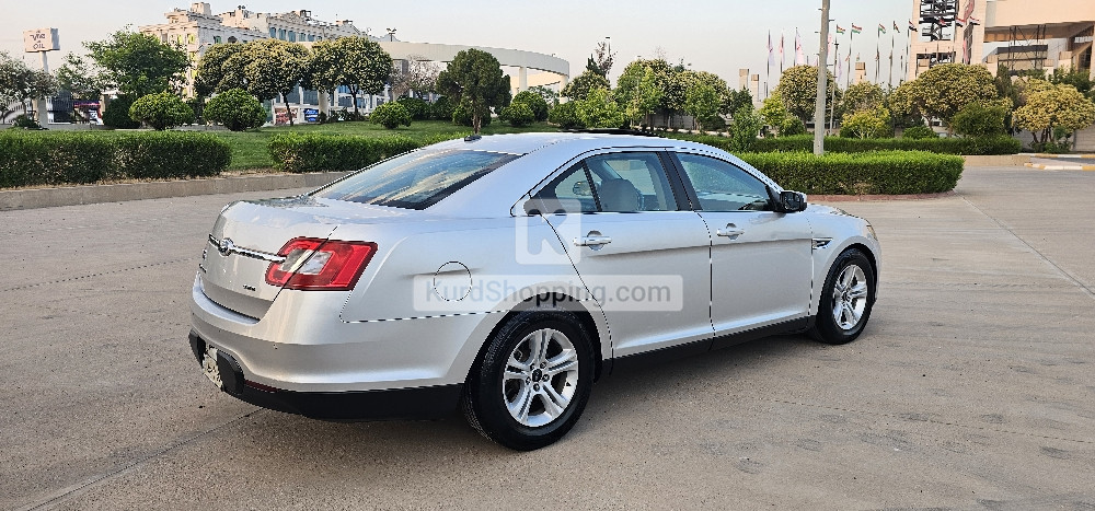 Ford Taurus 2012