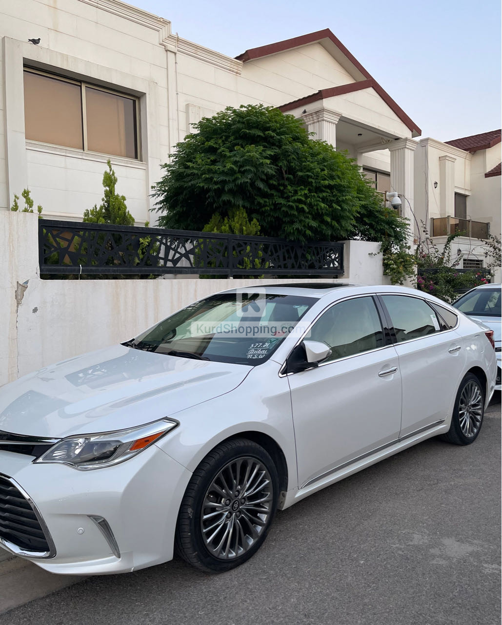Toyota Avalon 2016
