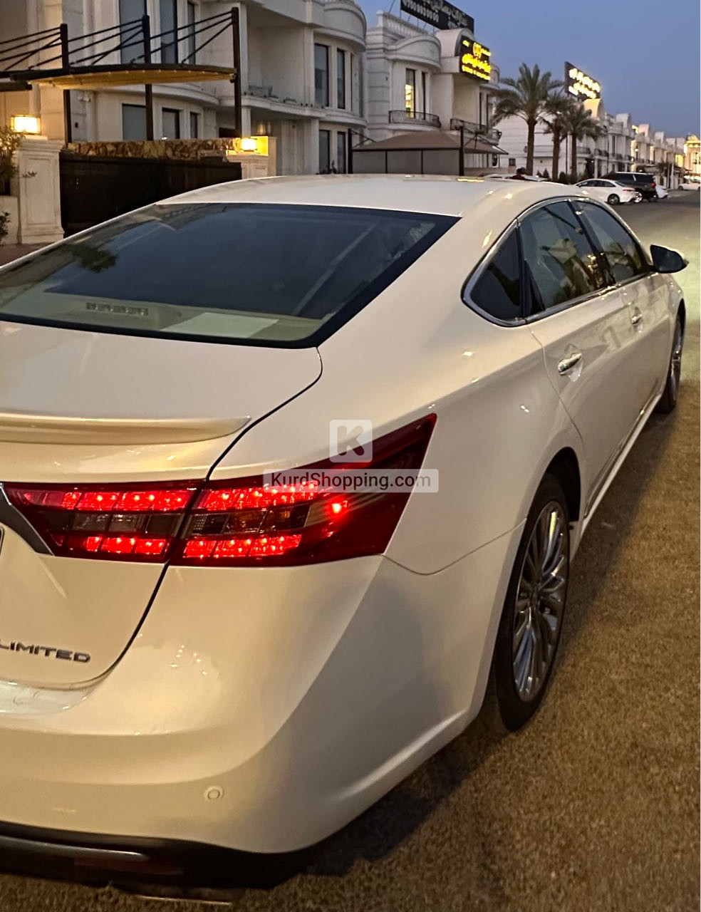 Toyota Avalon 2016