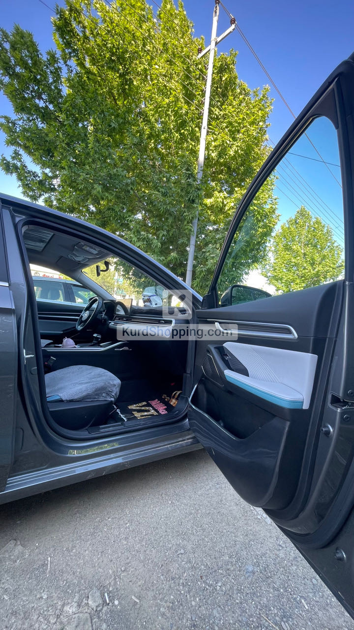 Geely Emgrand 2025