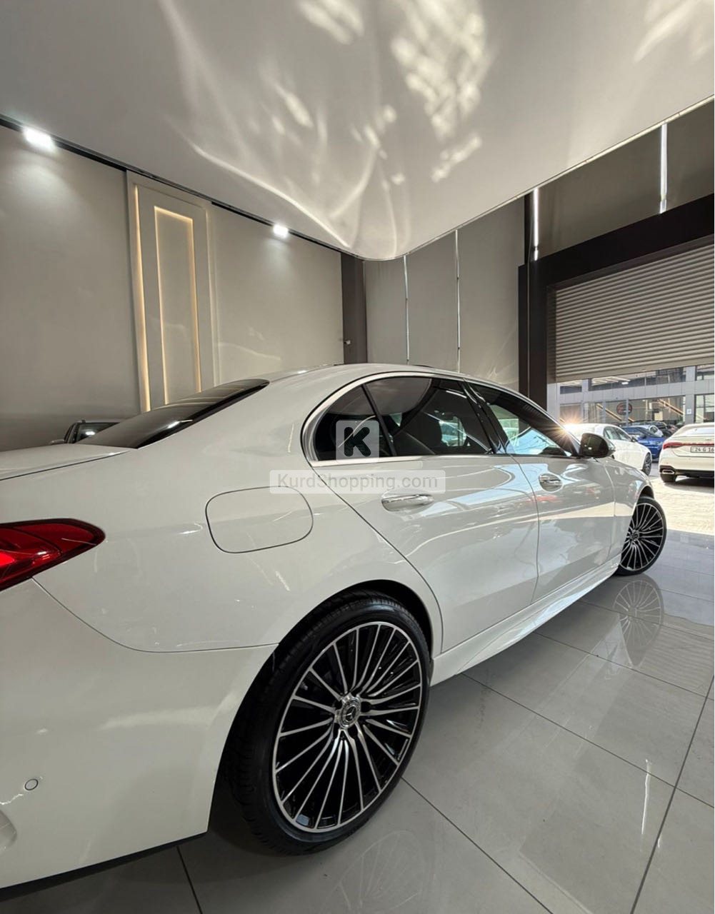 Mercedes Benz 300 2024