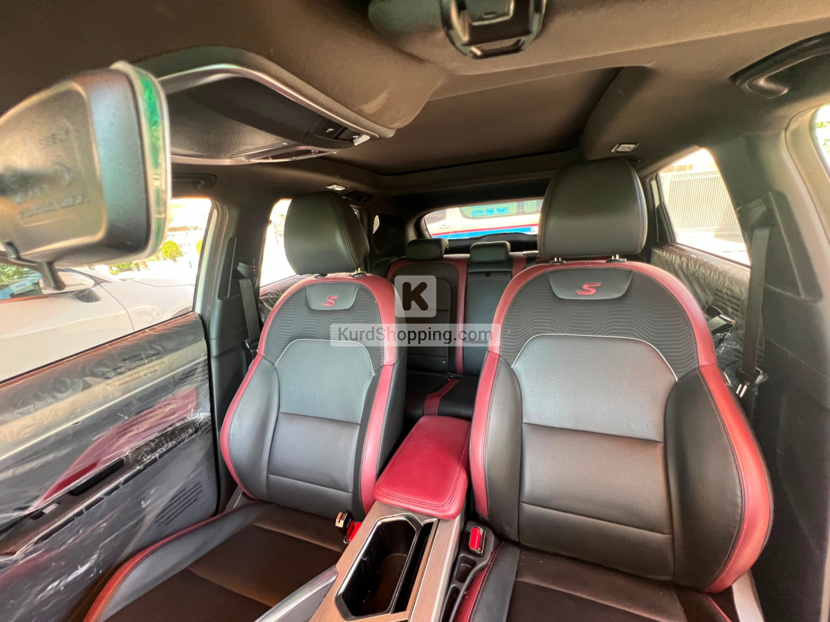 Geely Coolray 2023