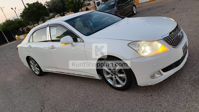 Toyota Majesta 2012