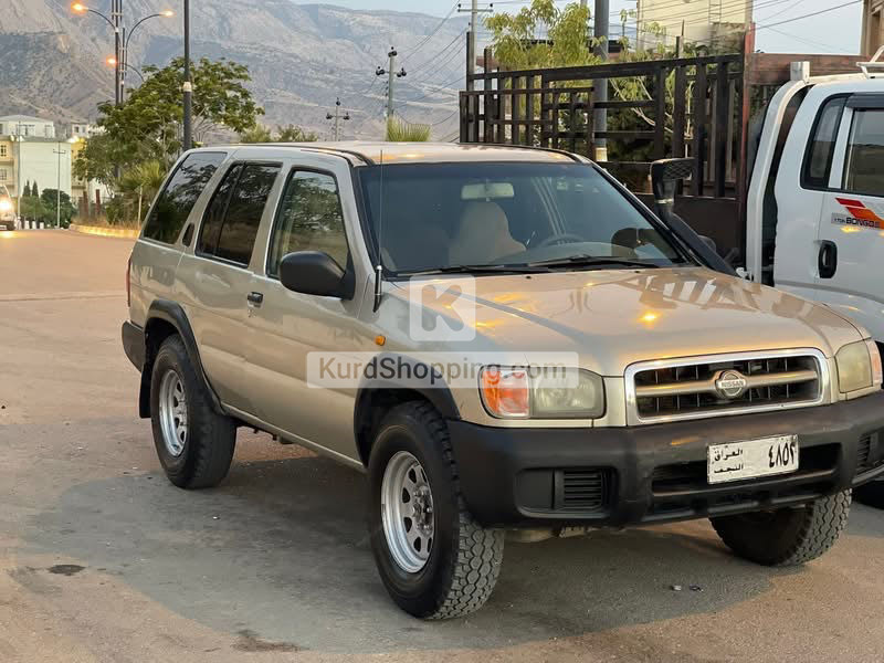 Nissan Pathfinder 2000