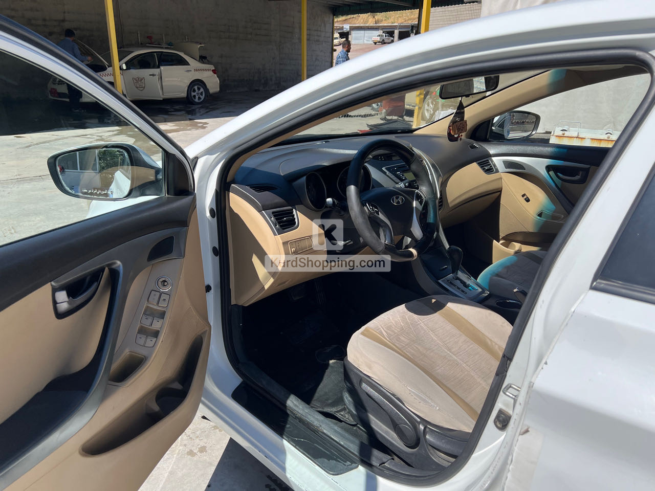 Hyundai Elantra 2012