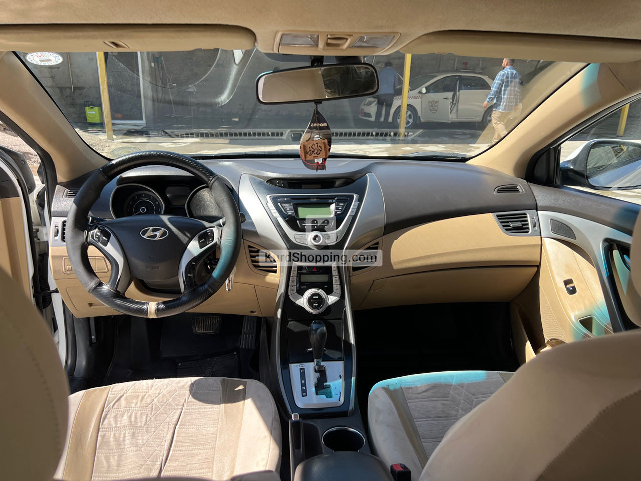 Hyundai Elantra 2012