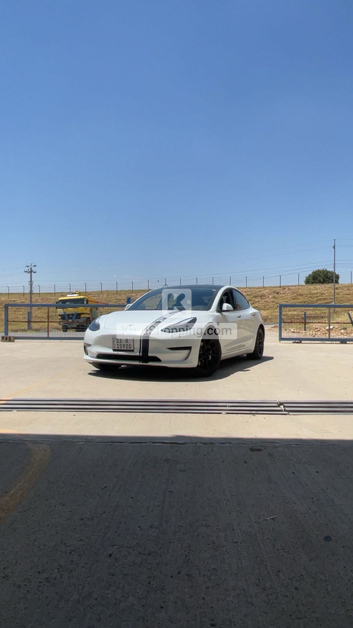 Tesla Model 3 2023